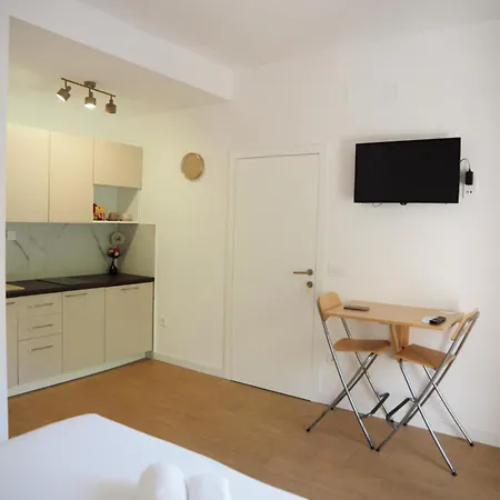 Lägenhet Apartmani Makarska *